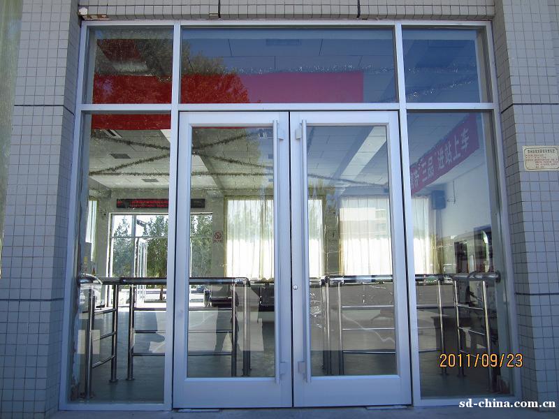 北京西单玻璃门安装 安装肯德基玻璃门